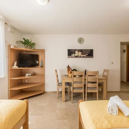 Loza - Moja Stina Ferienhaus