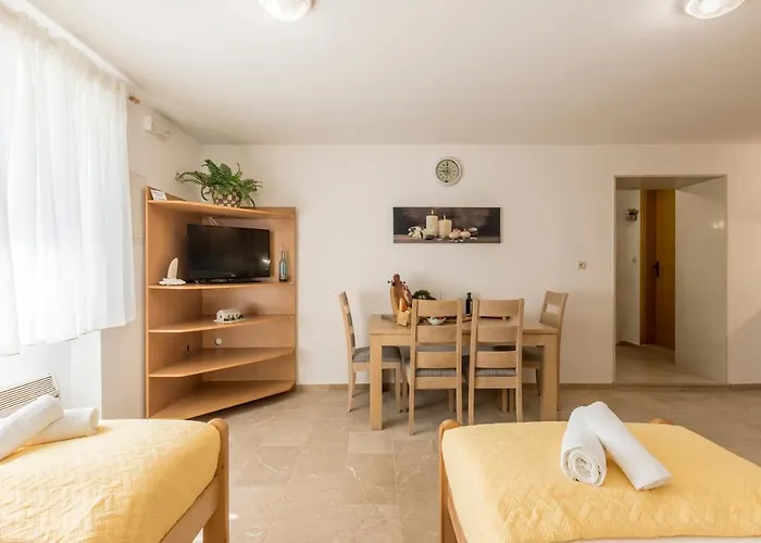 Loza - Moja Stina Ferienhaus