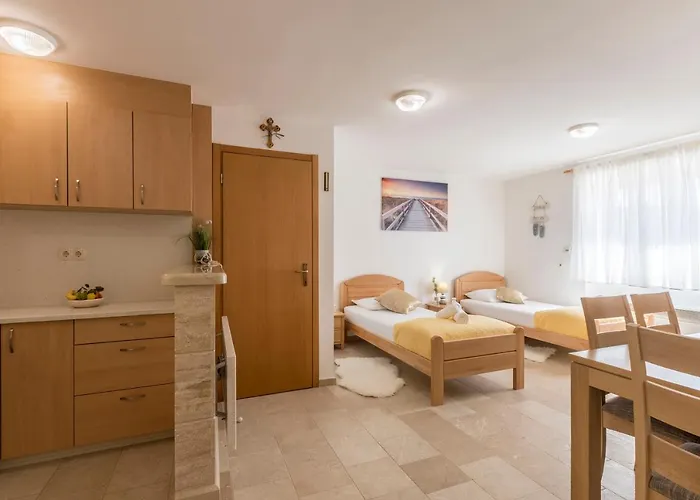 Ferienhaus Loza - Moja Stina